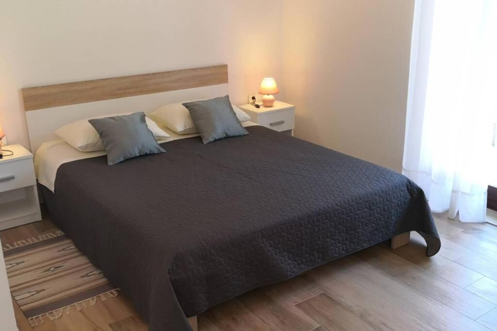 Apartment Vesna For 2, Free Parking And Wi-Fi بولا المظهر الخارجي الصورة