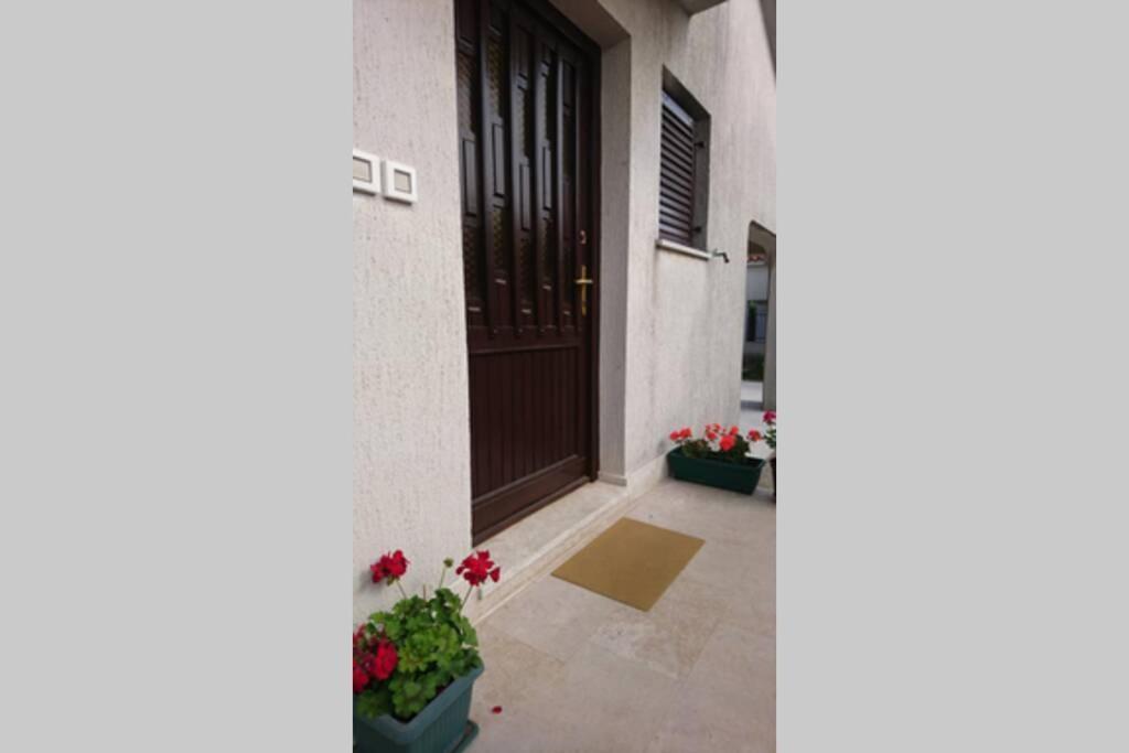Apartment Vesna For 2, Free Parking And Wi-Fi بولا المظهر الخارجي الصورة